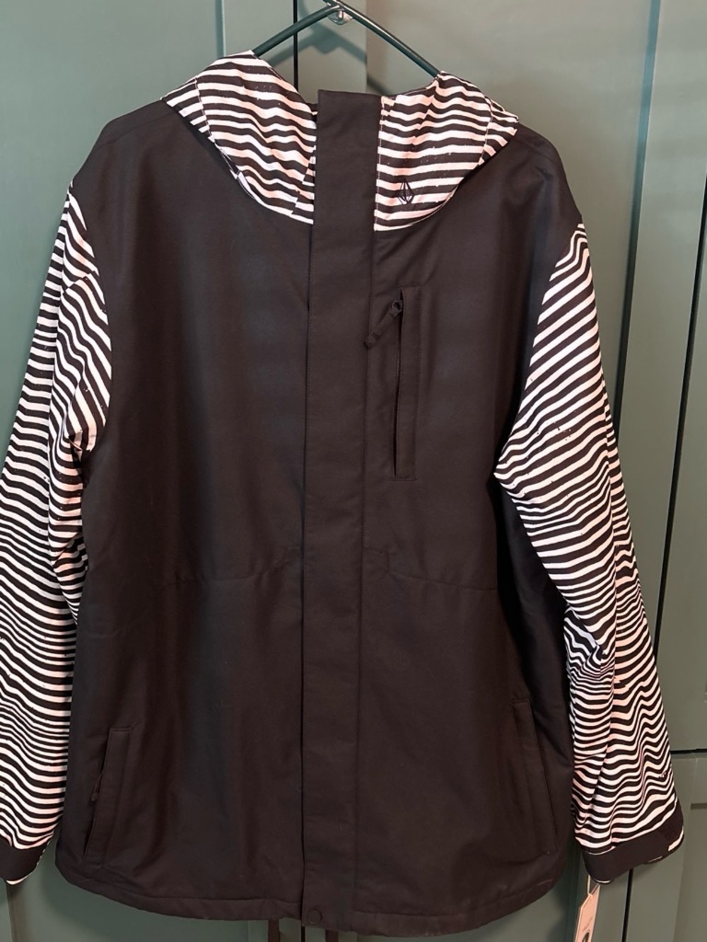 NWT Volcom Men’s Snowboard/Ski Jacket | Size Large | 10K Waterproof